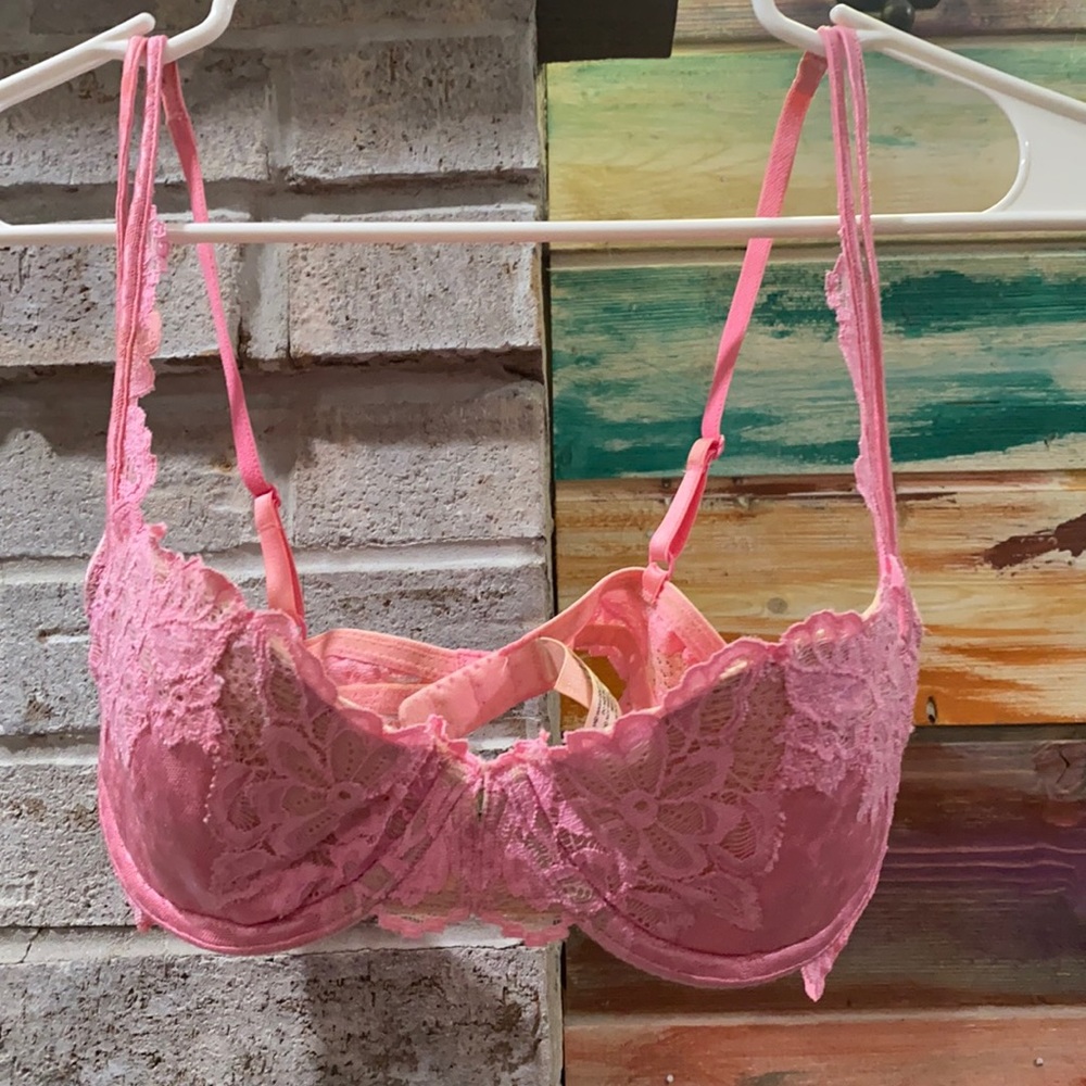 Like new VS 34C pink bra